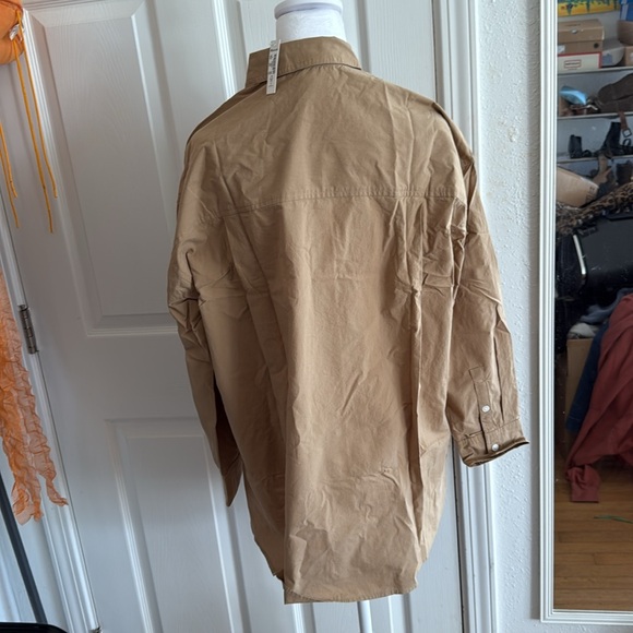 NWT Madewell womens Tan Button-Up Shirt - Picture 3 of 3